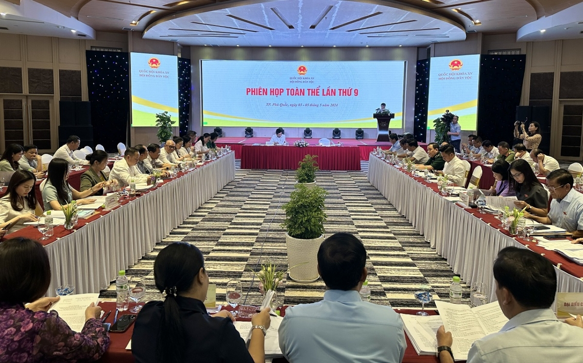 Phó Viện trưởng VIUP Phạm Thị Nhâm tham dự phiên họp toàn thể lần thứ 9 của Hội đồng Dân tộc 