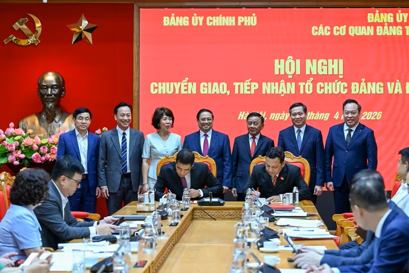 Chuyển giao và tiếp nhận 5 tổ chức đảng về Đảng ủy các cơ quan Đảng Trung ương