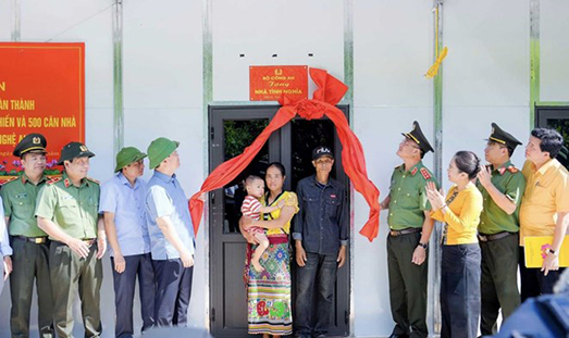 Bộ Công an và tỉnh Nghệ An phát động 40 ngày đêm xây dựng 500 căn nhà, 1 trường học vùng lũ