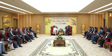 Phó Chủ tịch UBND thành phố Phan Thái Bình làm việc với đoàn công tác Canada về dự án VNCRM