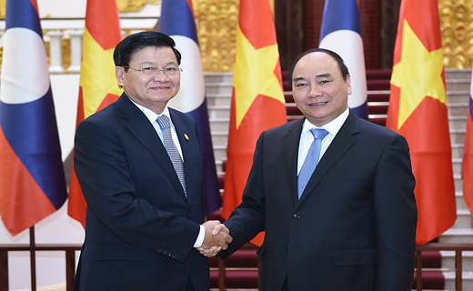 Laos agrees with Vietnam's proposal on constructing Vientiane-Hanoi expressway
