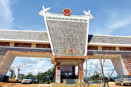 Gov't agrees to upgrade Nam Giang border gate