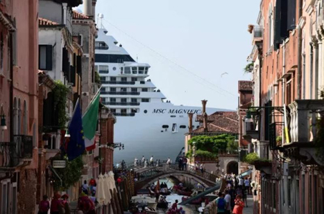 Venice cấm tàu du lịch để bảo vệ thành phố cổ