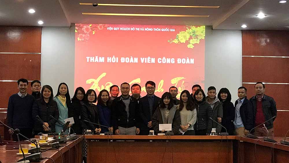 VIUP tặng quà cho người lao động nhân dịp Tết Canh Tý 2020