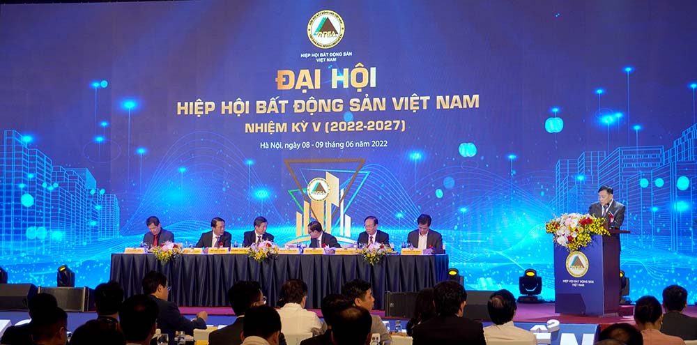 Hiệp hội Bất động sản (BĐS) Việt Nam  tổ chức Đại hội nhiệm kỳ V (2022 – 2027) từ ngày 8 - 9/6/2022, với phương châm “Đổi mới – Trí tuệ – Phát triển”, hướng đến mục tiêu không ngừng lớn mạnh trong giai đoạn tiếp theo, khẳng định vai trò hỗ trợ trong công 