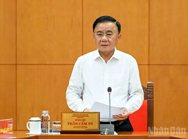 Về chế độ báo cáo Bộ Chính trị, Ban Bí thư, lãnh đạo chủ chốt