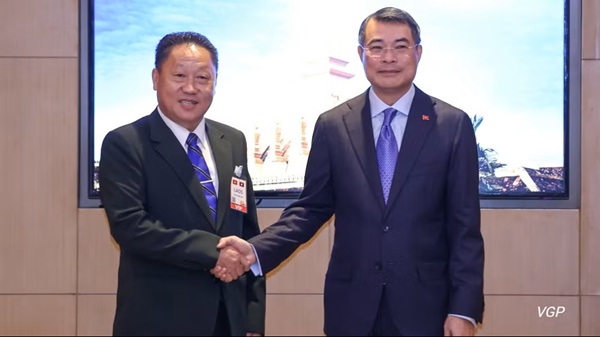 Tình đoàn kết đặc biệt Việt Nam-Lào là mối quan hệ thủy chung, son sắt, không gì có thể lay chuyển