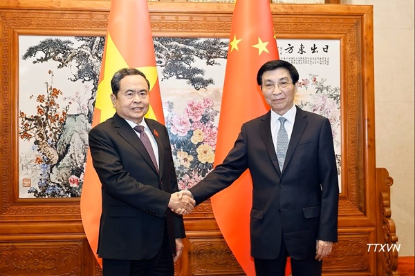 Chủ tịch Quốc hội Trần Thanh Mẫn hội kiến Chủ tịch Chính hiệp Trung Quốc Vương Hộ Ninh