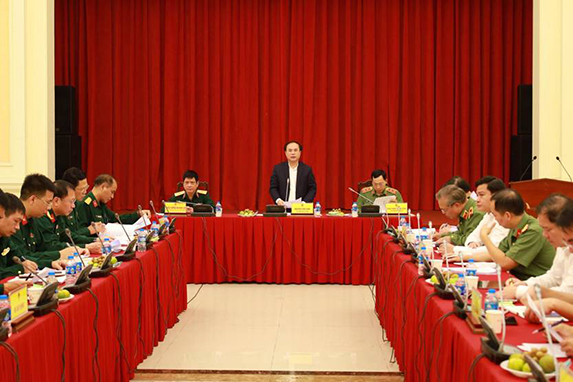  Thứ trưởng Nguyễn Văn Sinh chủ trì hội nghị về chính sách nhà ở cho lực lượng vũ trang