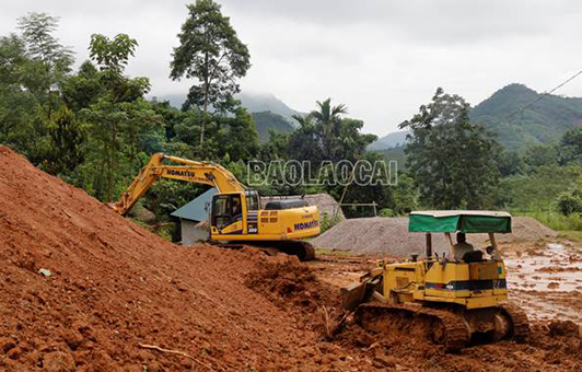  Khởi công xây dựng khu tạm cư cho người dân Làng Nủ