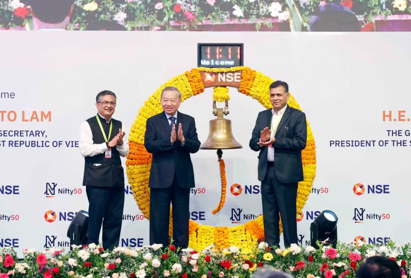 Tổng Bí thư, Chủ tịch nước Tô Lâm rung chuông tại Sàn Giao dịch chứng khoán Quốc gia Ấn Độ