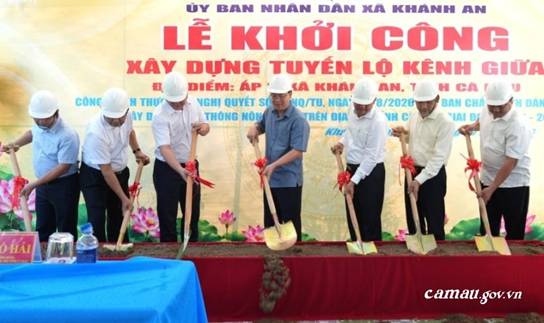 Cà Mau đồng loạt ra quân xây dựng 22 tuyến đường giao thông nông thôn